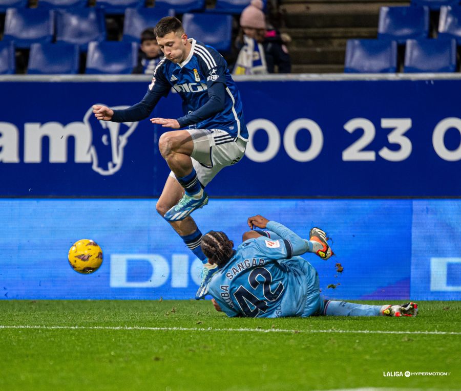 LIGA HYPERMOTION TEMPORADA 2023/2024 JORNADA 29 REAL OVIEDO-LEVANTE UD (POST OFICIAL) 09341