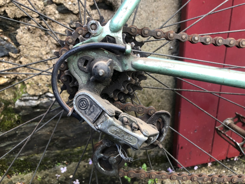 Identification d'un motobecane Img_0411