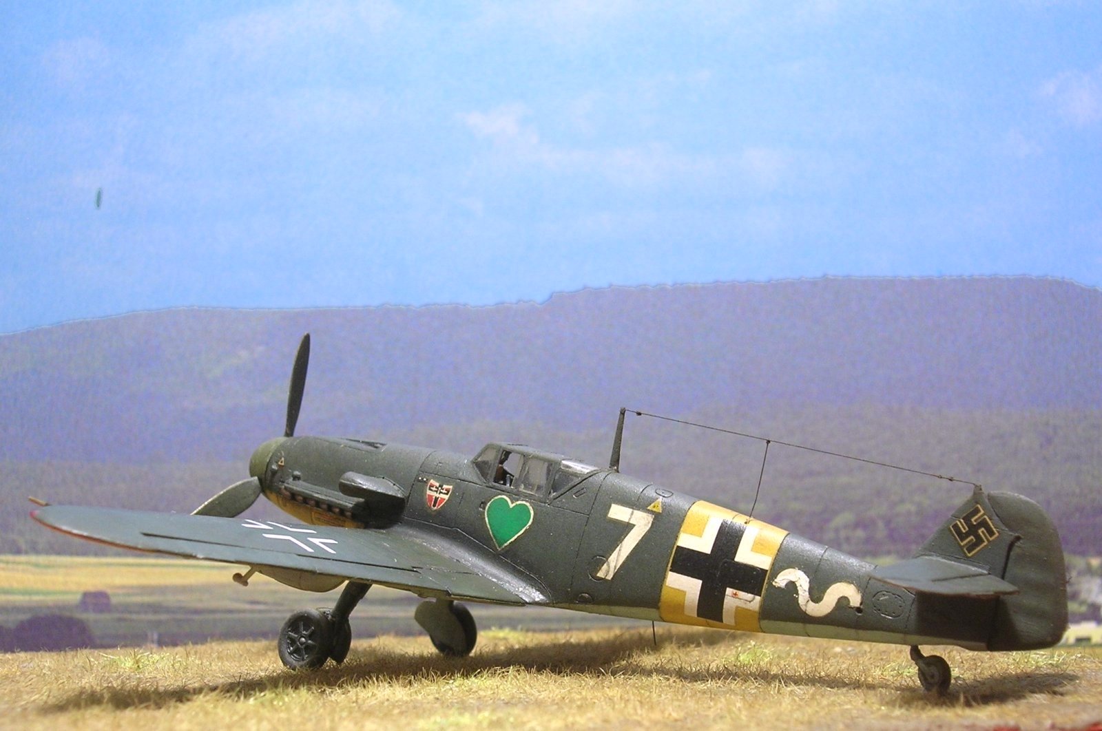 [Frankenstein Modelkits] Messerschmitt Bf 109G-2/R6 en restauration 1/72 Bf109192