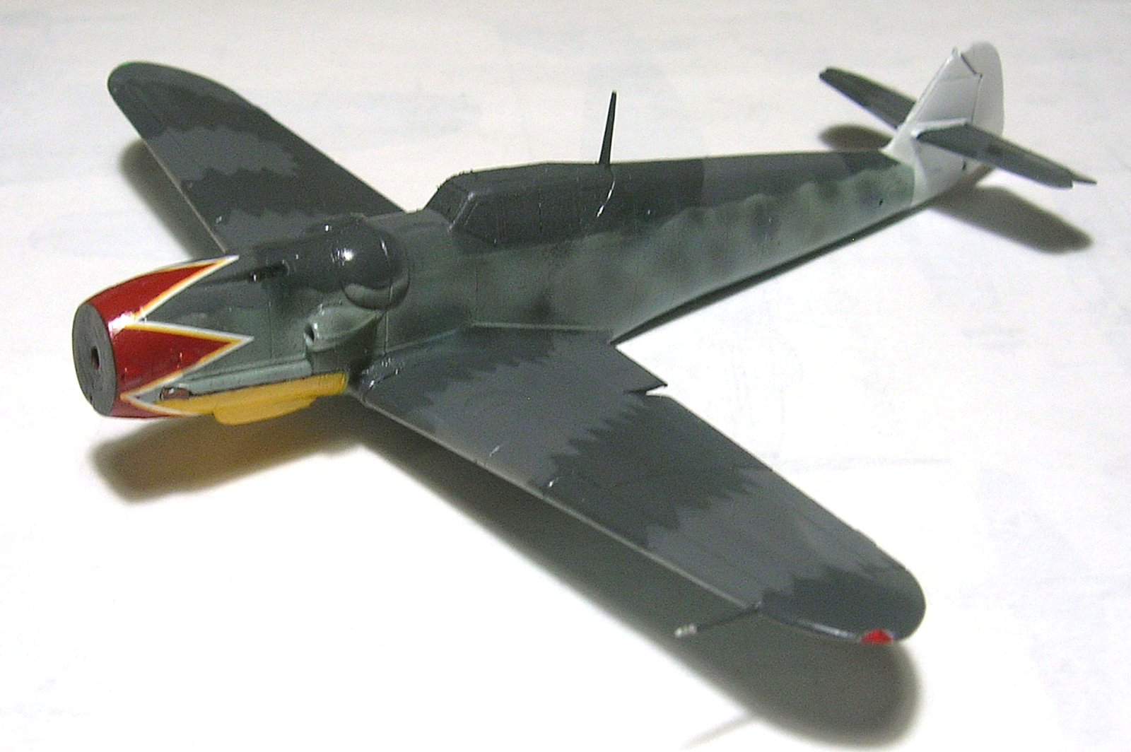 (GB Jicéhem) [AZ Model] Messerschmitt Bf 109G-6 JGr50  1/72 - Page 6 Monta710
