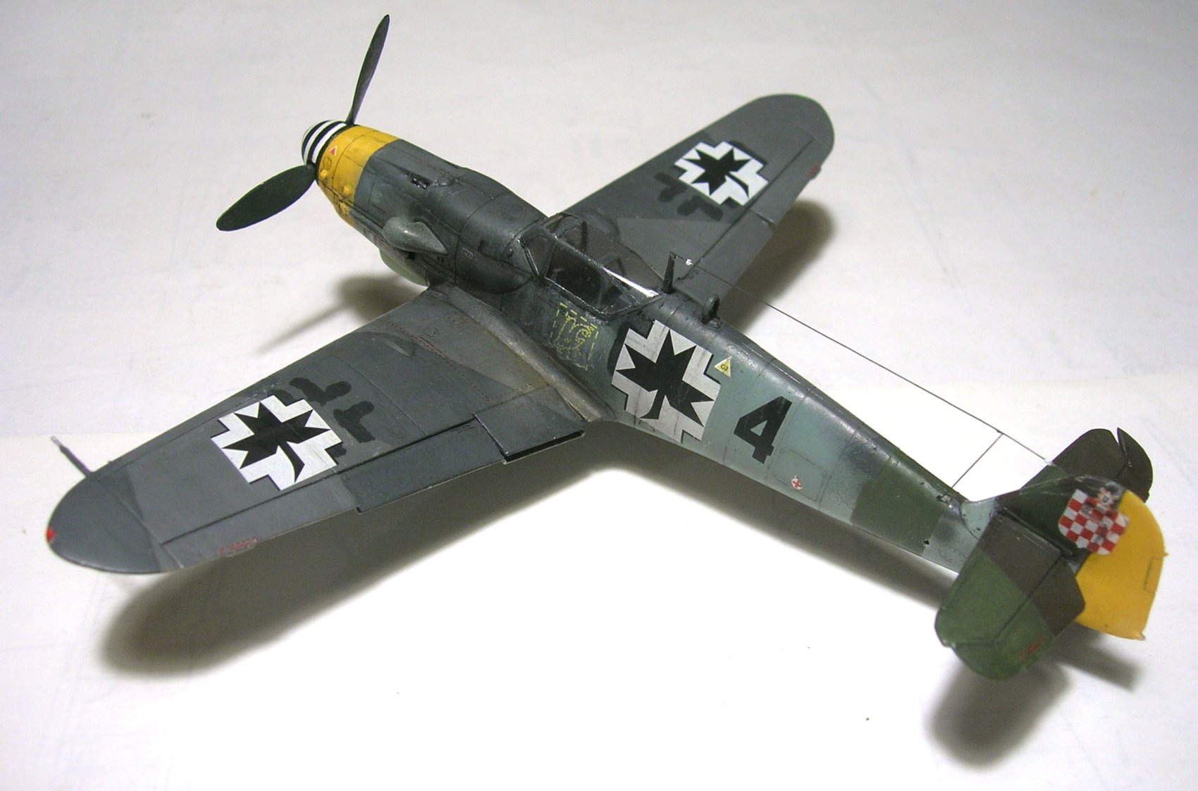 (GB Jicéhem) [AZ Model] Messerschmitt Bf 109G-14/AS croate  1/72 - Page 10 Photo_43