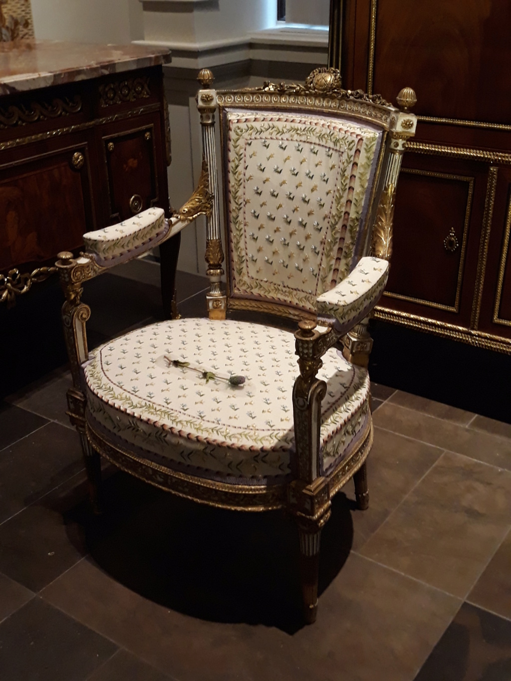 Marie Antoinette, au Victoria and Albert Museum de Londres Divers10