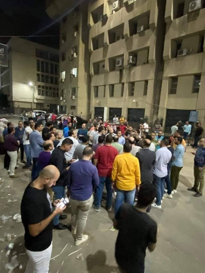 طنطا - تجمع المعلمين للإفراج عن زميلهم المحبوس " بسبب الدروس " 11876911