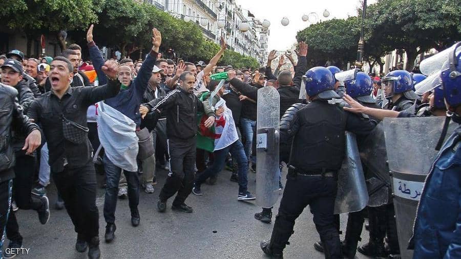 خلال ساعات الجزائر الشقيق يعلن اسم رئيس البلاد الجديد وسط تشديدات أمنية غير مسبوقة 13-12-10