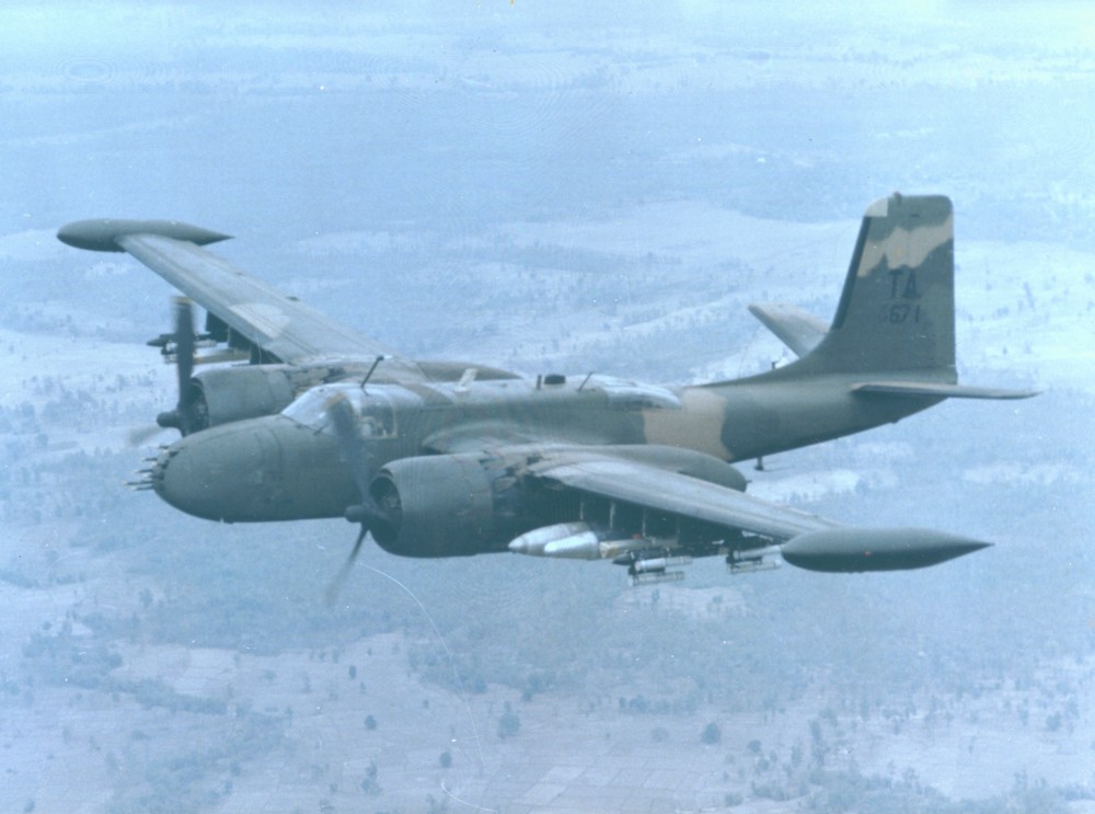 A/B-26K INVADER 1/32====609e "Special Opération Squadron" 1_f0m910