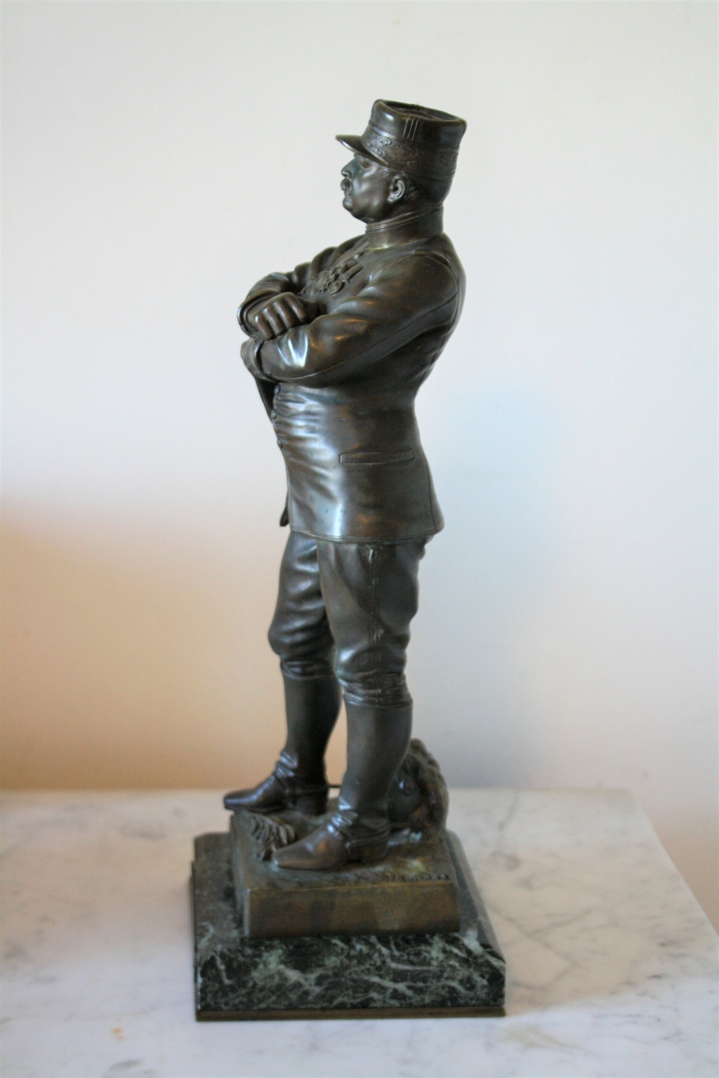 Statue en bronze du général Joseph Joffre 0921