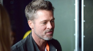 Brad Pitt: 'Elite Hollywood-pedofielen controleren Amerika' Brattt10