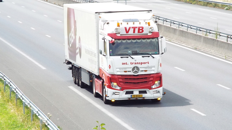 actros mp4 - Page 12 Dsc19383