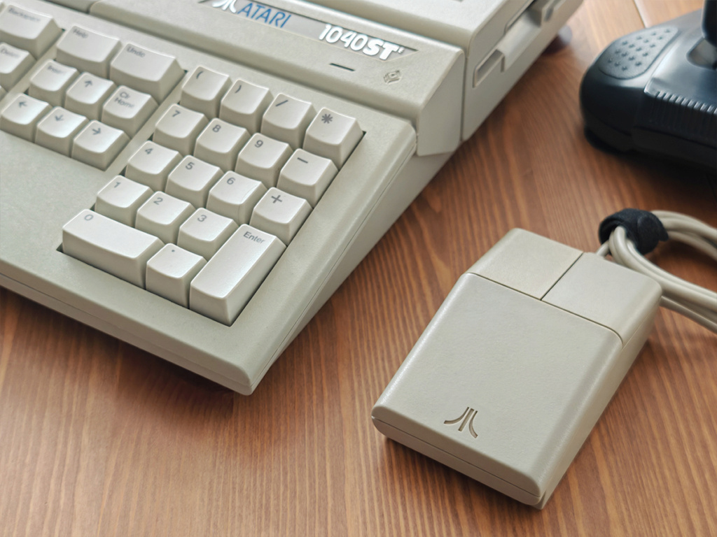 [VENDU] Atari 1040 STF avec accessoires (câbles et souris) Atari_22