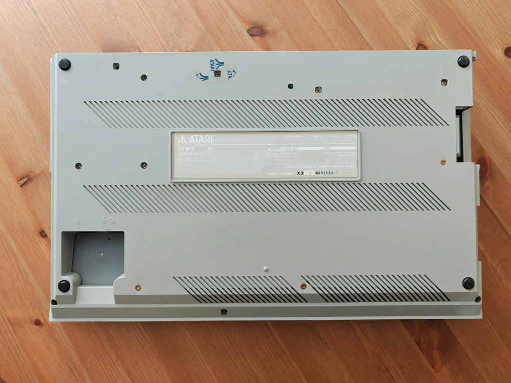[VENDU] Atari 1040 STF avec accessoires (câbles et souris) Atari_28