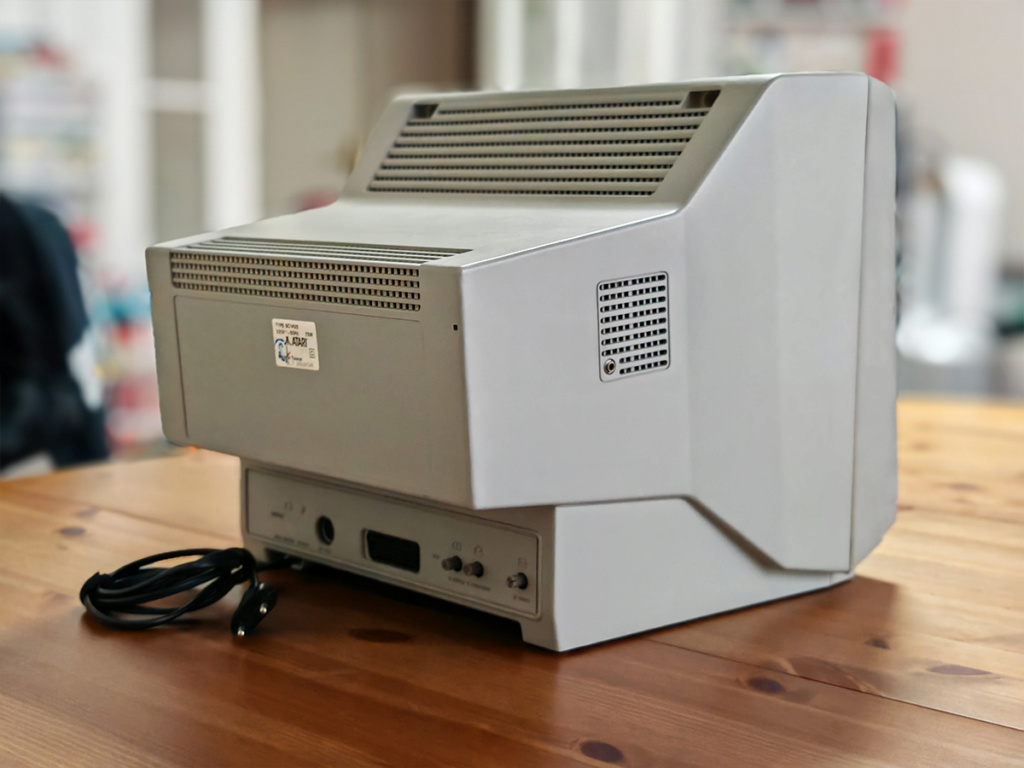 [VENDU] Atari 1040 STF avec accessoires (câbles et souris) Atari_65