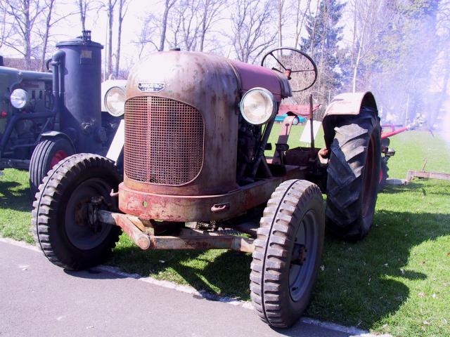 JEEPTRAC , un tracteur suisse d'après guerre ... Jeeptr10