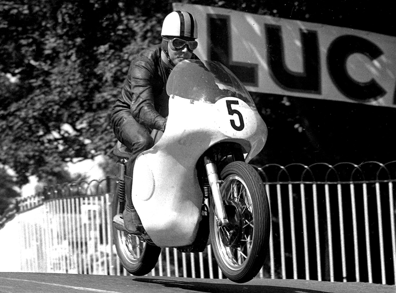 classic - [Road racing] Classic TT/ Manx GP 2019  - Page 20 Contra15