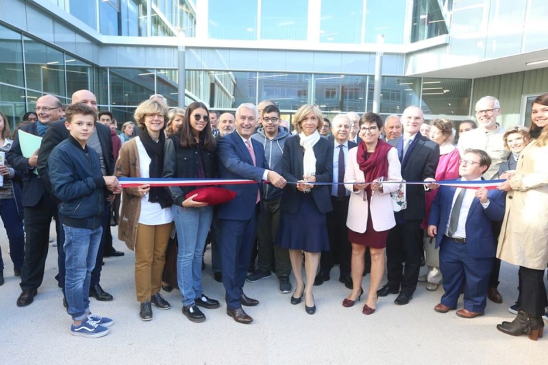 Informations sur le lycée Simone Veil (anciennement lycée du trapèze) 42518610