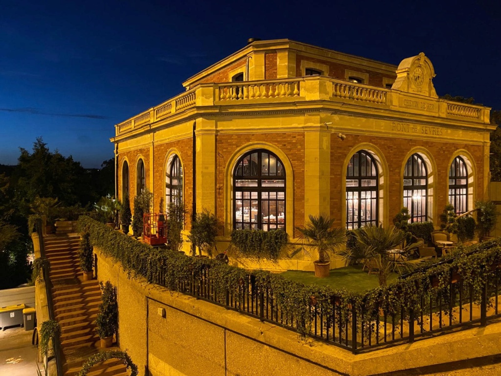 Sèvres - Bistrot Micheline (tramway T2 Musée de Sèvres) 44953110