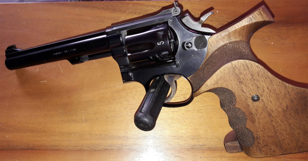 Revolver S&W 17-3 "TTT" Smith-12