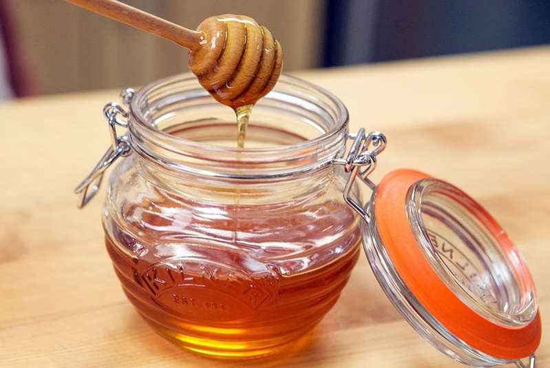 العسل قبل النوم حميتكِ المثالية لحرق الدهون Aaosci10