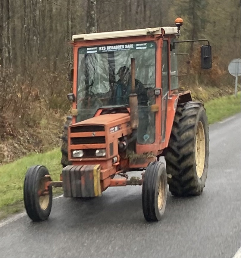 Tracteurs agricoles anciens  - Page 21 3b7c4210