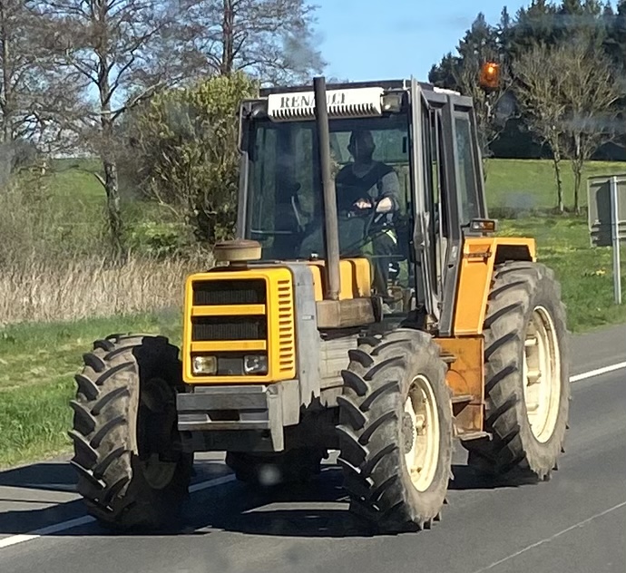 Tracteurs agricoles anciens  - Page 21 69b7c610