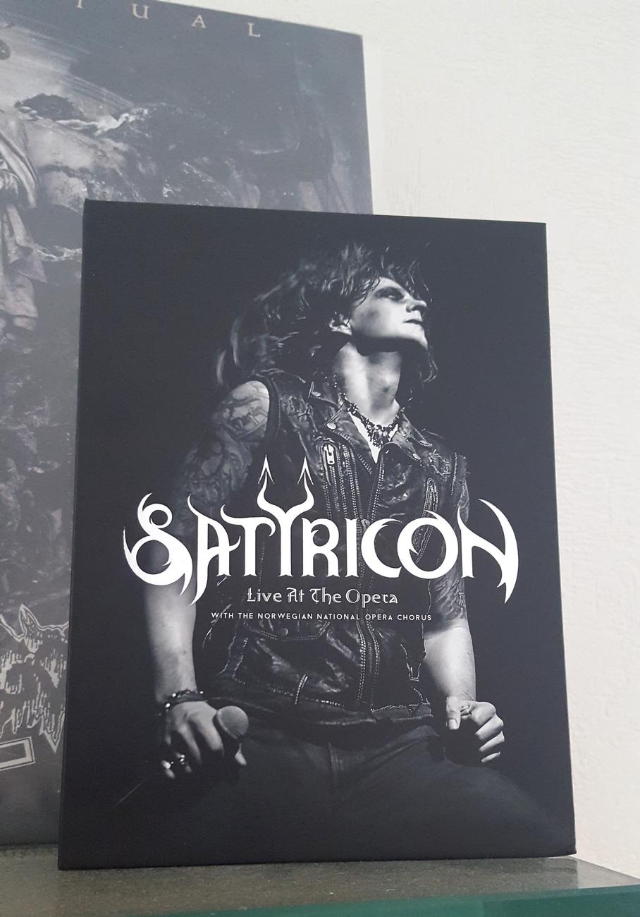 Vous avez des BOX CD ou/et Vinyles Collectors? 67198710