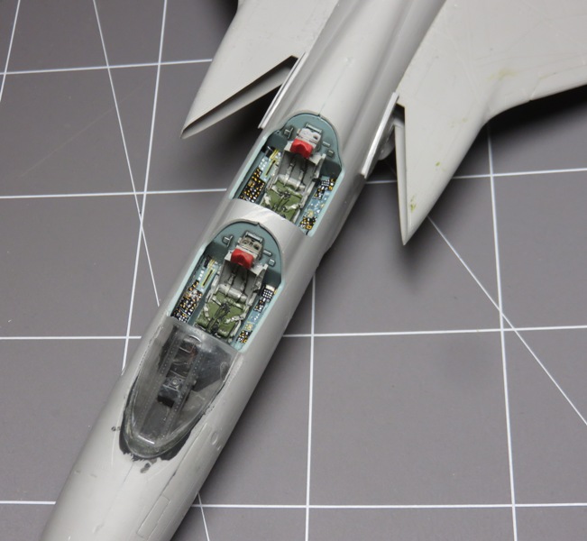 Republic F-105 Thunderchief [HobbyBoss 1/48] Img_2521