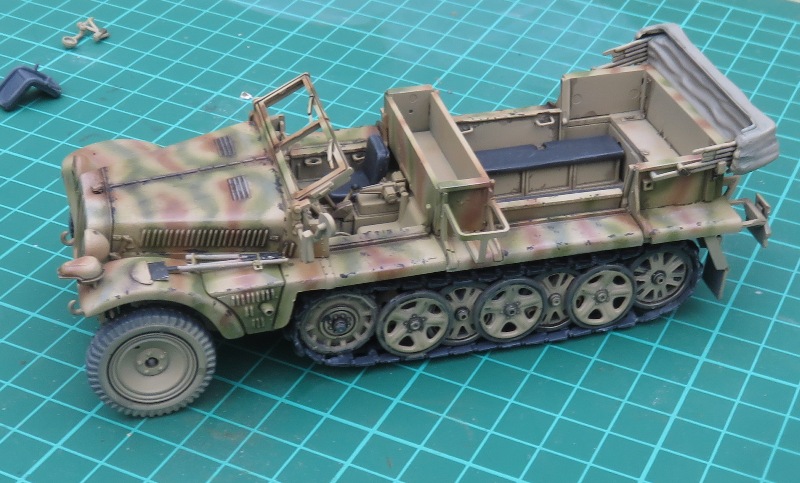 Les voleurs de poules et Sd.Kfz.10  [Master BOX et ITALERI 1/35] Img_5144