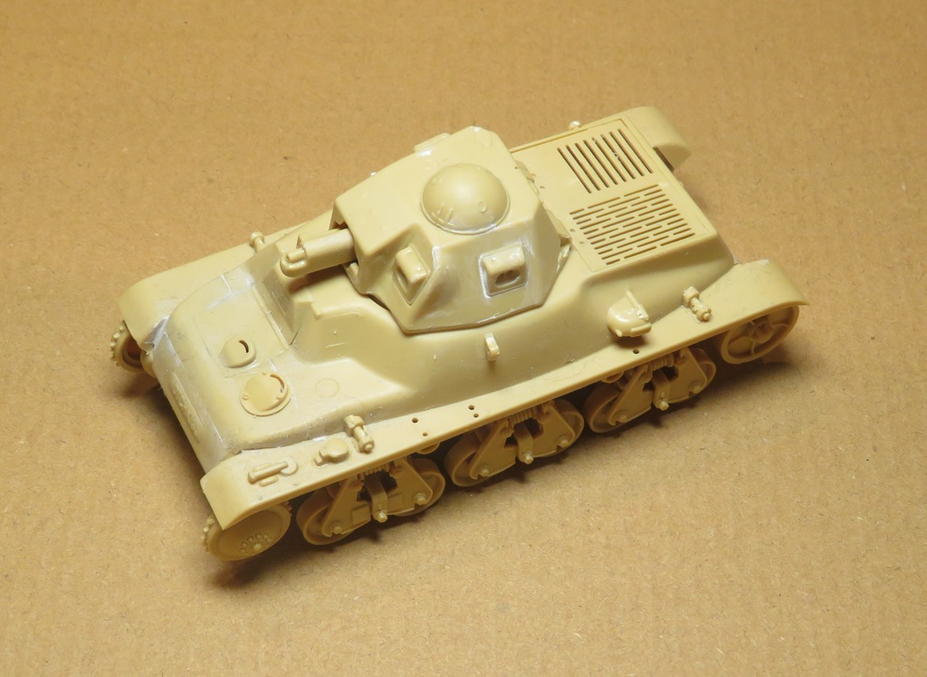 Hotchkiss H39 [Trumpeter 1/35] Img_5243