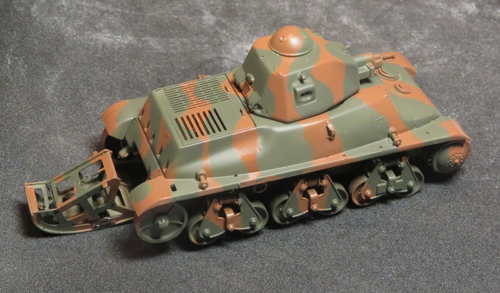 Hotchkiss H39 [Trumpeter 1/35] Img_5245