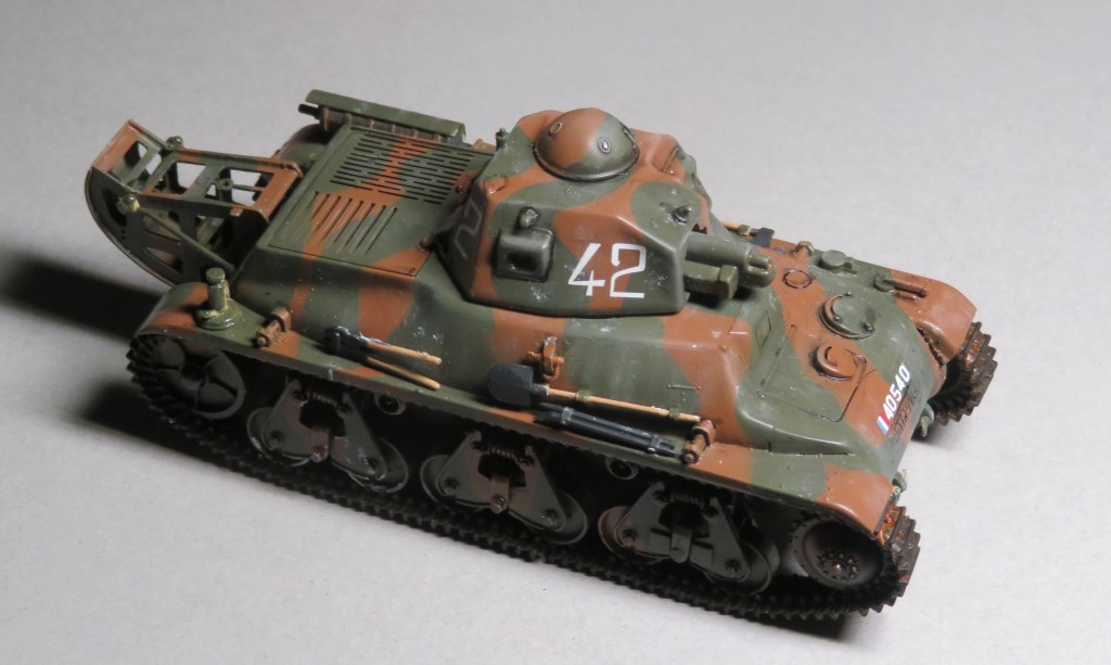 Hotchkiss H39 [Trumpeter 1/35] Img_5336