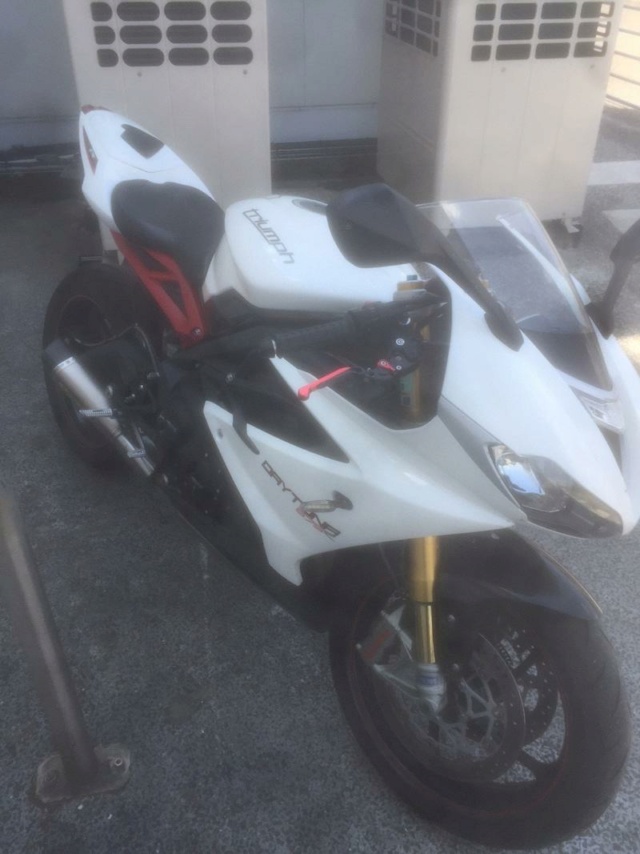 Daytona R 2013 18.000km 10300€ 12294010