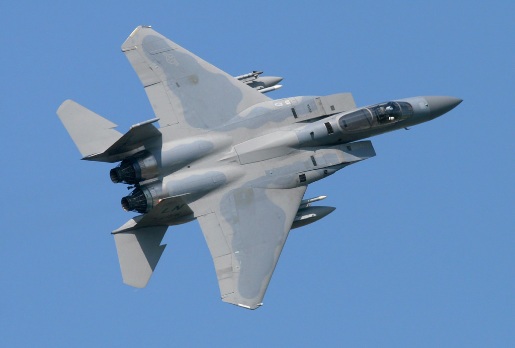 McDONNELL DOUGLAS F15 conversion F 15 B en TF15A Réf 80336 - Page 3 F-15c_10
