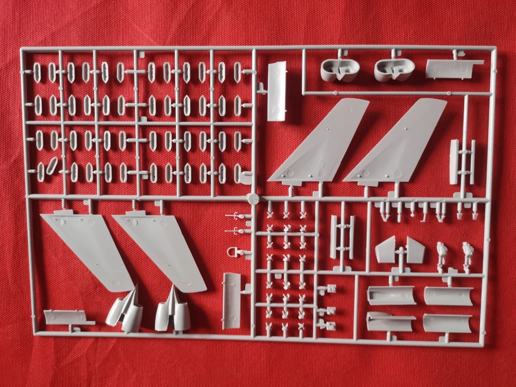 1/72 - BOEING B47E - HASEGAWA - EN COURS MISF Img_1193