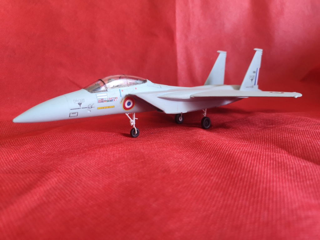 1/72 MCDONNELL DOUGLAS TF15-A (CONVERSION F15 B HELLER) 1/72 (Fini page 4) - Page 4 Img_2761
