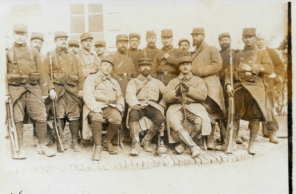 Quelques photos de soldats français avec des casques à pointe de prise - Page 5 140e_r10