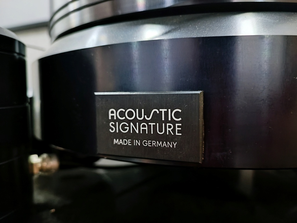 Acoustic Signature Thunder Turntable (used) Img_2149