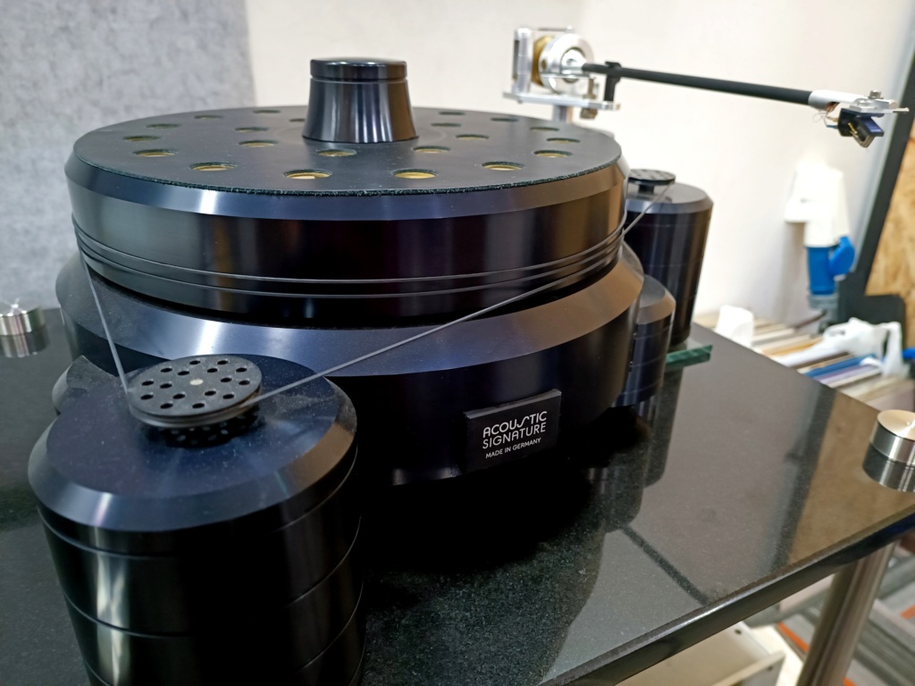 Acoustic Signature Thunder Turntable (used) Img_2153