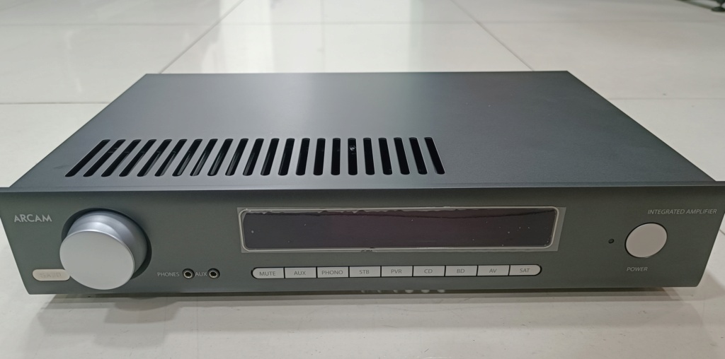 ARCAM SA20 INTEGRATED AMPLIFIER (USED) Img_2389