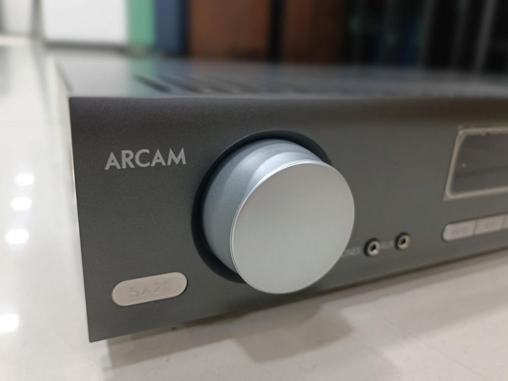 ARCAM SA20 INTEGRATED AMPLIFIER (USED) Img_2390