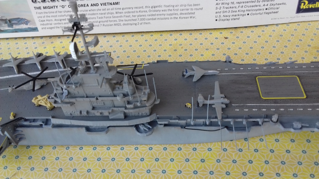 [REVELL] Porte-avions CV 34 USS ORISKANY classe ESSEX 1/540ème Réf H370 20230727