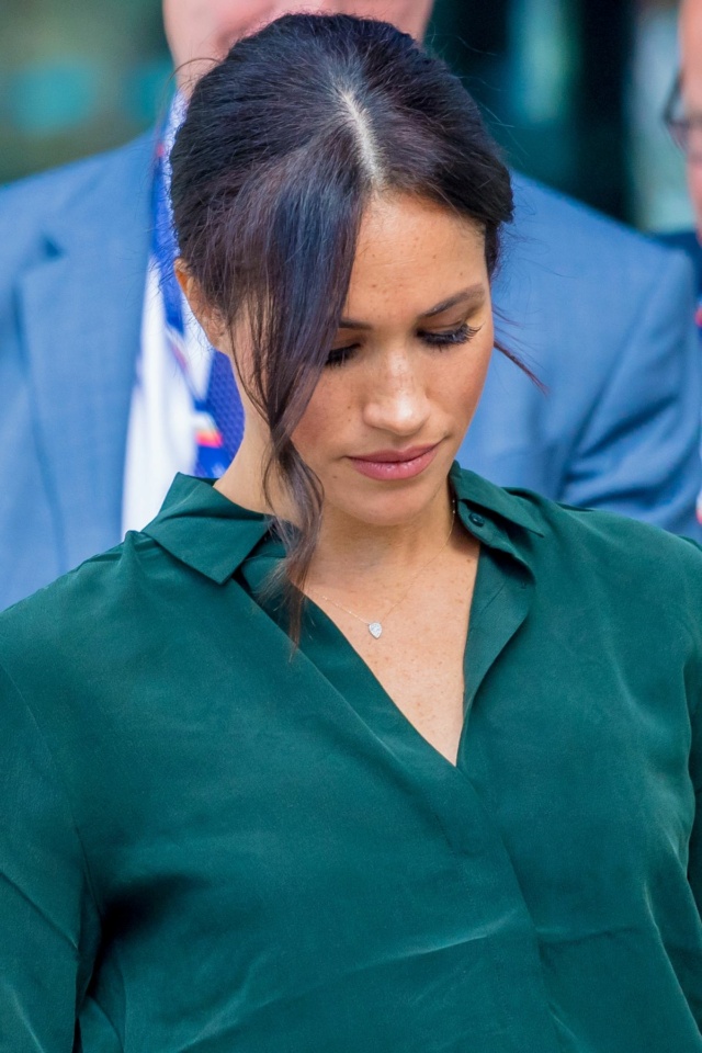 Meghan Markle: Never before seen pics of the duchess Downlo81