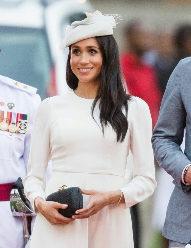 Meghan Markle makes 'evocative' jewellery choices - 'positively dripping in diamonds' Meghan11