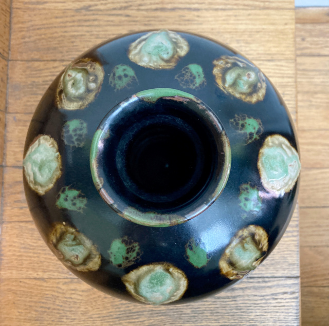 Help ID black glazed drip vase Black_12
