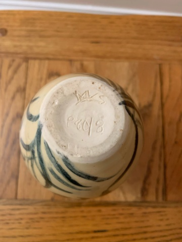 Pottery mark MKS or MVS? - please help to identify Image111