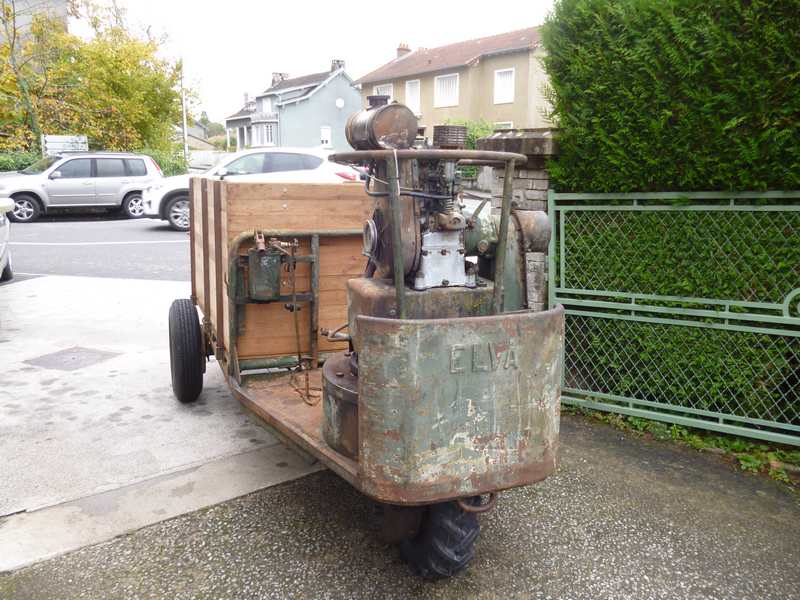 39 -a- ELVA : tricycle à moteur BERNARD P1040711