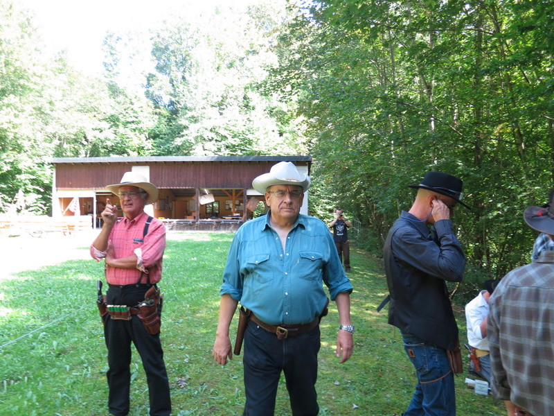 Concours  chez les Black Mountain Gunfighters Img_1619