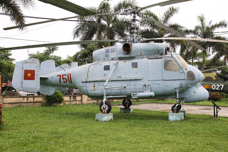 Kamov 25 Vietnamien au Musée de Hanoi - Base Airfix - 1/72. Kamov282