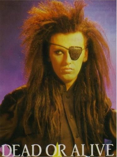 Morto Pete Burns, il cantante dei Dead or Alive Doa-de10