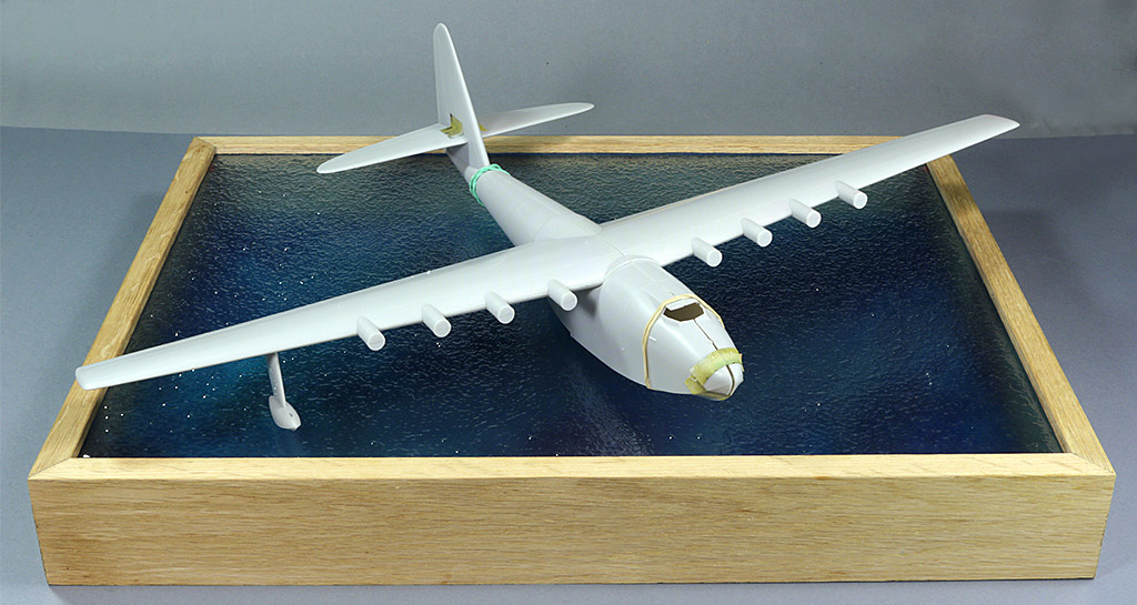 Hughes H-4 Hercules "Spruce goose" (1/200ème - Minicraft Model Kits) Img_9610