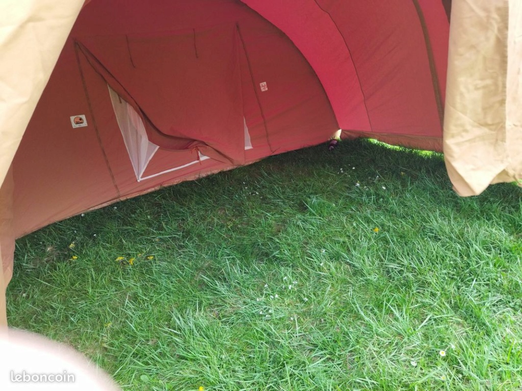 Une tente igloo suisse 18bdcc10