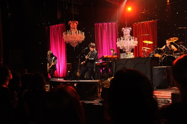 Indochine en live - Virgin 17 Sessions - Vidéo Party - Page 2 Photo-12